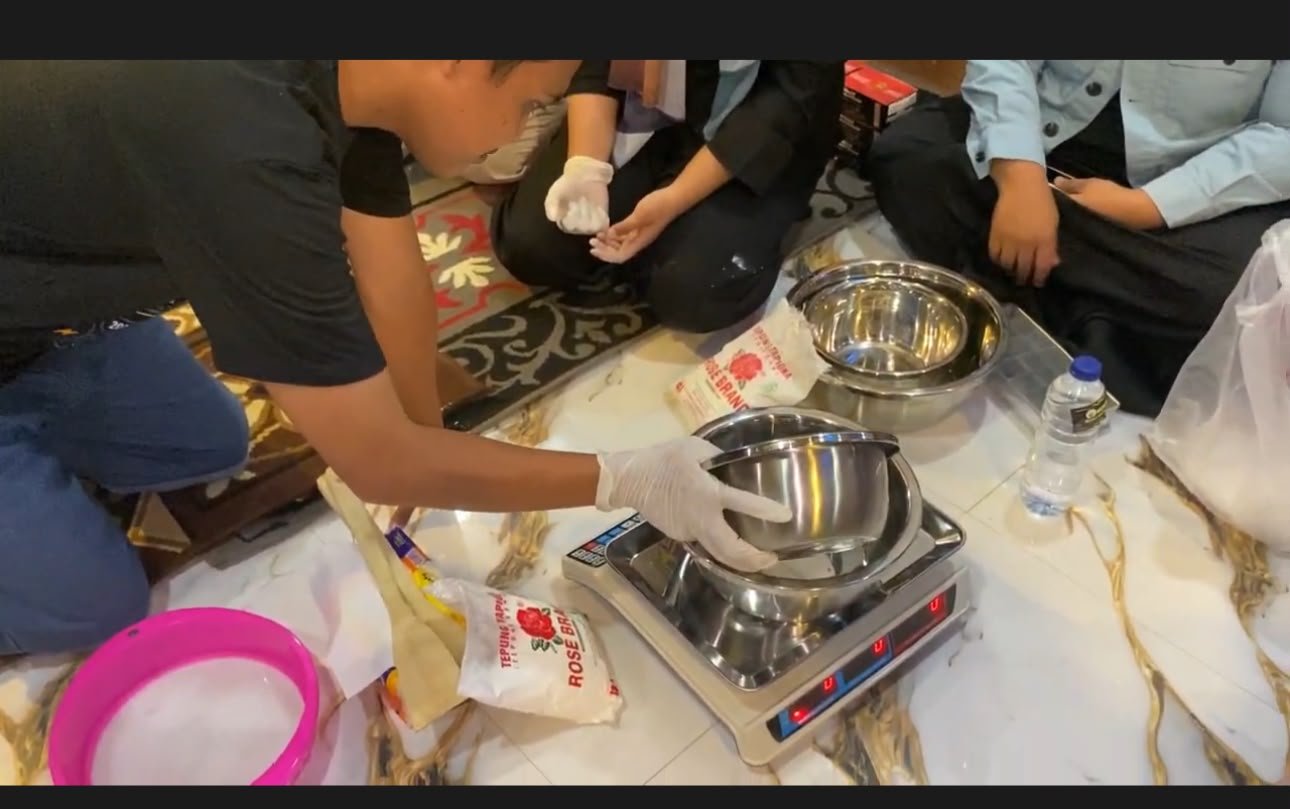 Persiapan dan Penimbangan